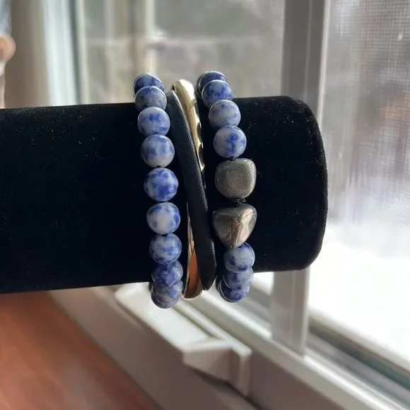 Handmade - Blue Stone Stretch Bracelet - Picture 1 of 5
